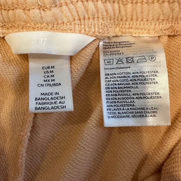 H&M light orange/peach colored lounge shorts‎ size medium - Picture 3 of 3